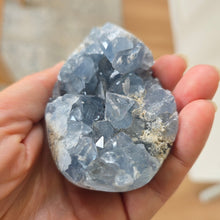 Load image into Gallery viewer, Celestite Cluster Egg