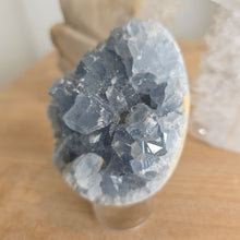 Load image into Gallery viewer, Celestite Cluster Egg