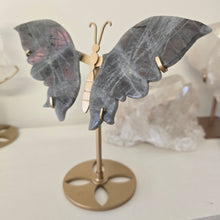 Load image into Gallery viewer, Purple Labradorite Wings