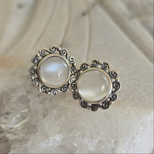 Load image into Gallery viewer, Moonstone Sterling Silver Filigree Stud Ear-ring - Round
