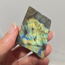 Load image into Gallery viewer, Labradorite Slab