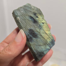 Load image into Gallery viewer, Labradorite Slab