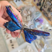 Load image into Gallery viewer, Aura Kyanite Dragonfly - Blue