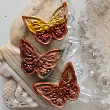 Load image into Gallery viewer, Alashan Agate Bow Flower Butterfly