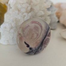 Load image into Gallery viewer, Porcelain Jasper Round Palmstone