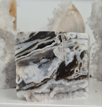 Load image into Gallery viewer, Sphalerite Cube