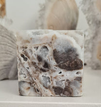 Load image into Gallery viewer, Sphalerite Cube - Spinning