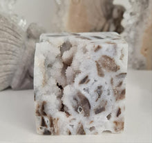 Load image into Gallery viewer, Sphalerite Cube - Spinning