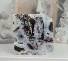 Load image into Gallery viewer, Sphalerite Cube - Spinning