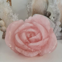 Load image into Gallery viewer, Rose Quartz Carved Rose