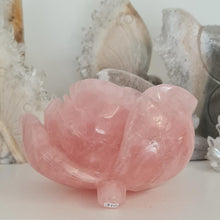Load image into Gallery viewer, Rose Quartz Carved Rose