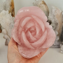 Load image into Gallery viewer, Rose Quartz Carved Rose