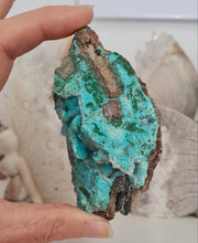 Load image into Gallery viewer, Druzy Chrysocolla