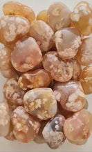Load image into Gallery viewer, Flower Agate Hearts