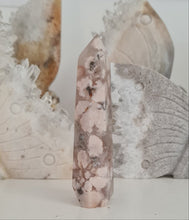 Load image into Gallery viewer, Flower Agate Tower