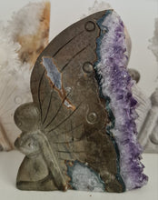 Load image into Gallery viewer, Amethyst Cluster Fairy