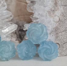 Load image into Gallery viewer, Aquamarine Flowers