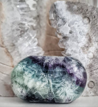 Load image into Gallery viewer, Feather Fluorite Palmstone with Rainbows