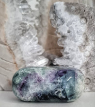 Load image into Gallery viewer, Feather Fluorite Palmstone with Rainbows