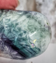 Load image into Gallery viewer, Feather Fluorite Palmstone with Rainbows