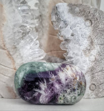 Load image into Gallery viewer, Feather Fluorite Palmstone with Rainbows