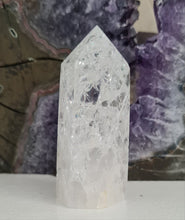Load image into Gallery viewer, Crackle Quartz Tower