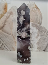 Load image into Gallery viewer, Black Flower Agate Tower