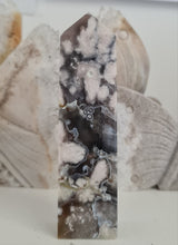 Load image into Gallery viewer, Black Flower Agate Tower