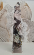 Load image into Gallery viewer, Black Flower Agate Tower