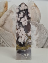 Load image into Gallery viewer, Black Flower Agate Tower