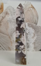 Load image into Gallery viewer, Black Flower Agate Tower