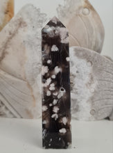 Load image into Gallery viewer, Black Flower Agate Tower