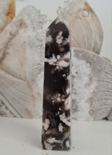 Load image into Gallery viewer, Black Flower Agate Tower