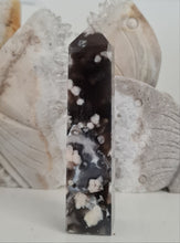 Load image into Gallery viewer, Black Flower Agate Tower