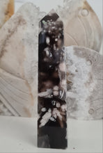 Load image into Gallery viewer, Black Flower Agate Tower