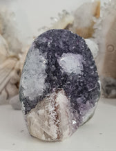 Load image into Gallery viewer, Amethyst with Calcite Inclusions Cutbase