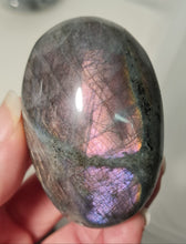 Load image into Gallery viewer, Purple Labradorite Palmstone