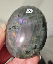 Load image into Gallery viewer, Purple Labradorite Palmstone