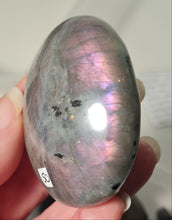 Load image into Gallery viewer, Purple Labradorite Palmstone