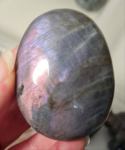 Load image into Gallery viewer, Purple Labradorite Palmstone