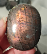 Load image into Gallery viewer, Purple Labradorite Palmstone