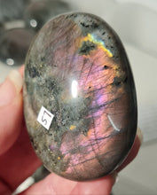 Load image into Gallery viewer, Purple Labradorite Palmstone