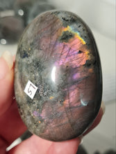 Load image into Gallery viewer, Purple Labradorite Palmstone