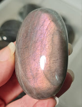Load image into Gallery viewer, Purple Labradorite Palmstone