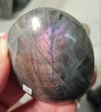 Load image into Gallery viewer, Purple Labradorite Palmstone
