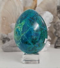 Load image into Gallery viewer, Chrysocolla Egg