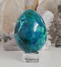Load image into Gallery viewer, Chrysocolla Egg
