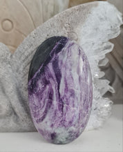 Load image into Gallery viewer, Kammererite Palmstone