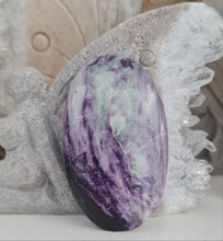 Load image into Gallery viewer, Kammererite Palmstone