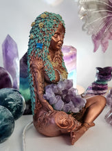 Load image into Gallery viewer, Mother Earth Lamp - Amethyst